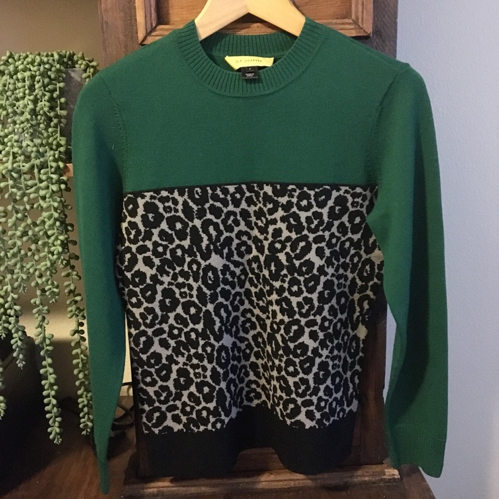 St. John women’s top